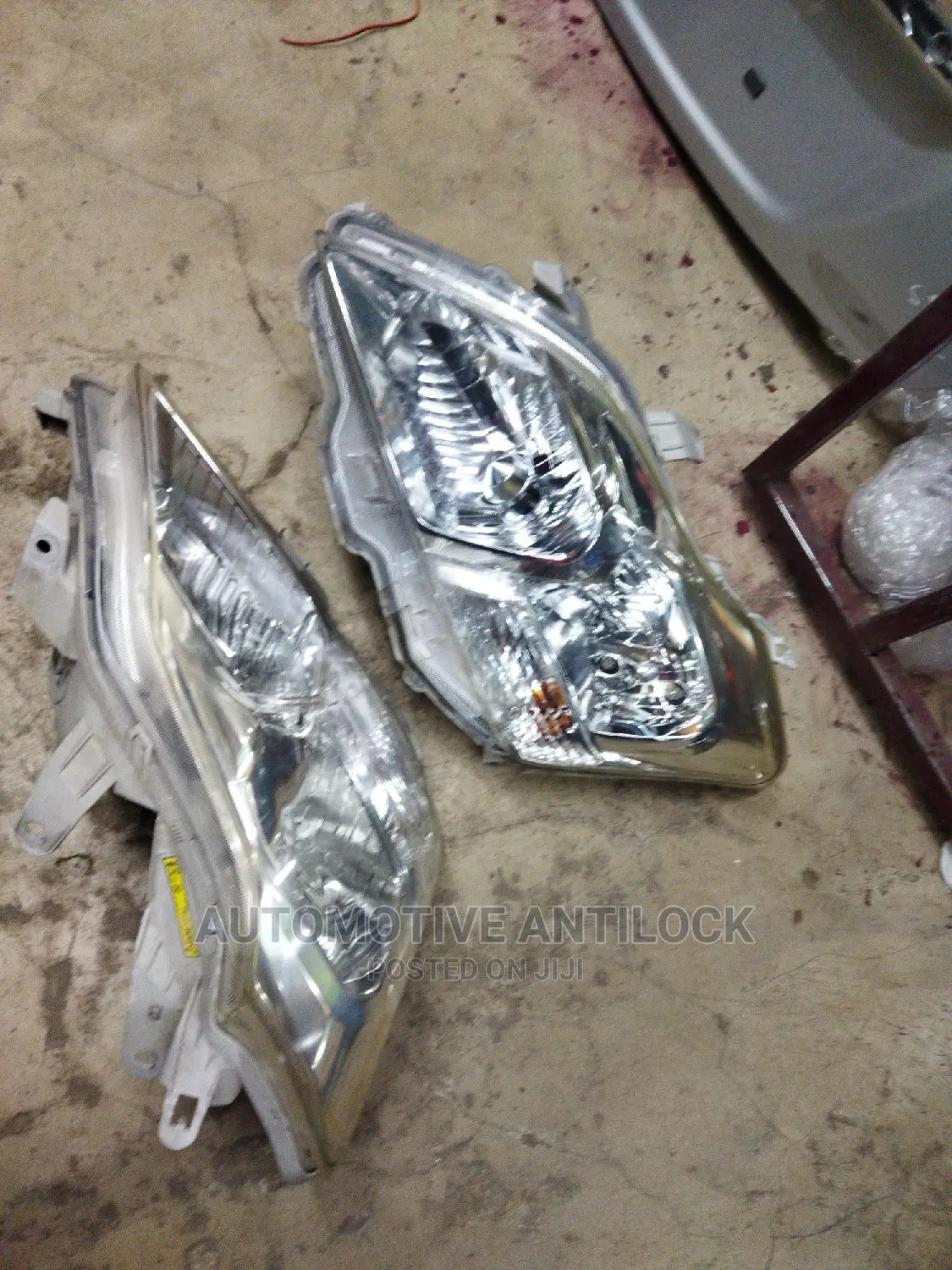 Premio 260 Xenon Headlights