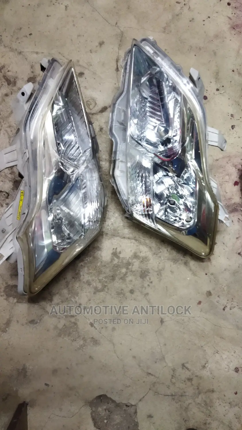 Premio 260 Xenon Headlights