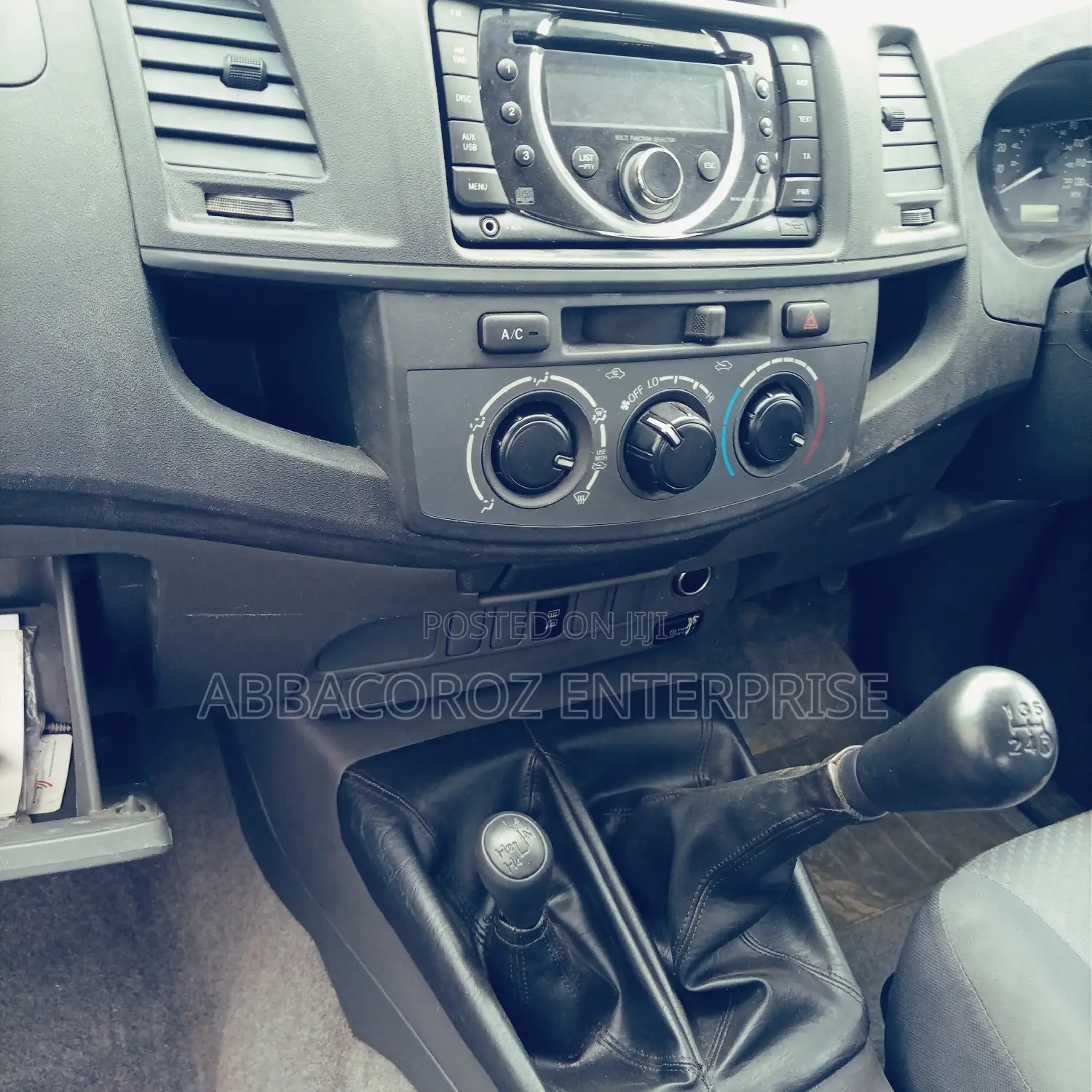 Toyota Hilux SR 4x4 2015 Silver