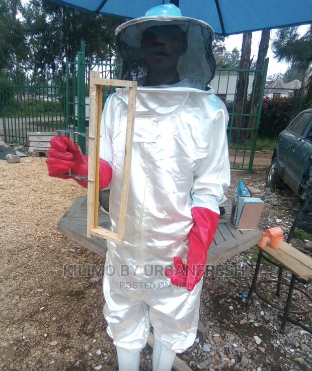 Satin Suit + Veil + Glove Beesuit - main view