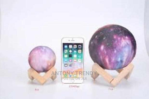 New Arrival the Original 16 Colors Moon Lamp