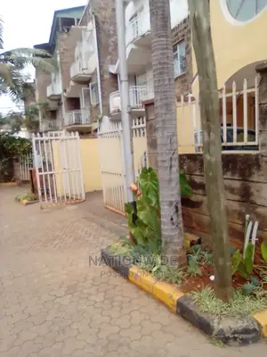 1bdrm Block of Flats in Parklands/Highridge for rent