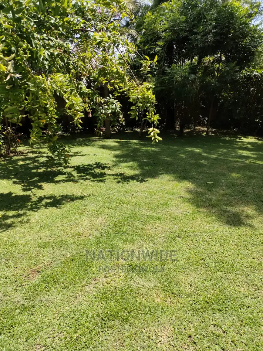 Valley Arcade 0.8 of an Acre Plot for Sale