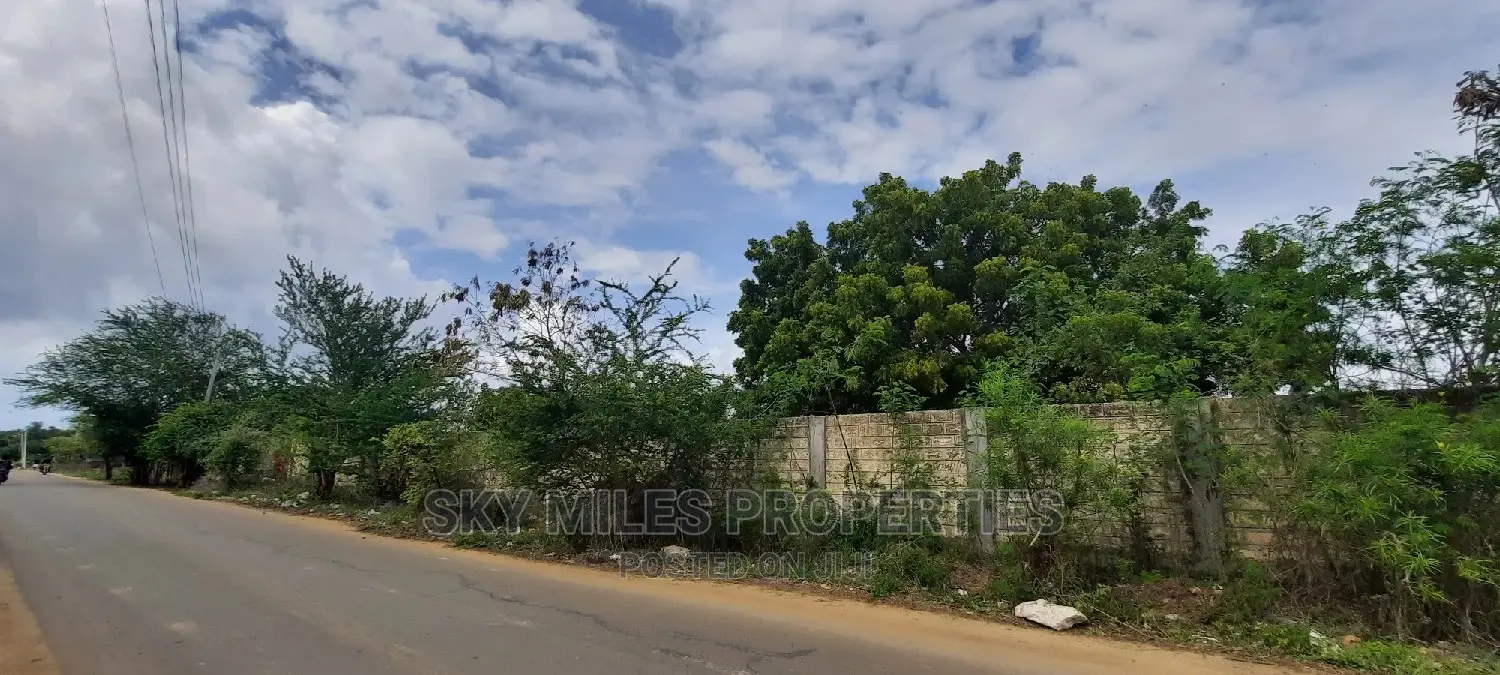 Commercial 1 Acre Land on Sale at Kikambala