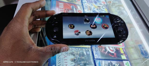 Play Station Vita With 10 Games