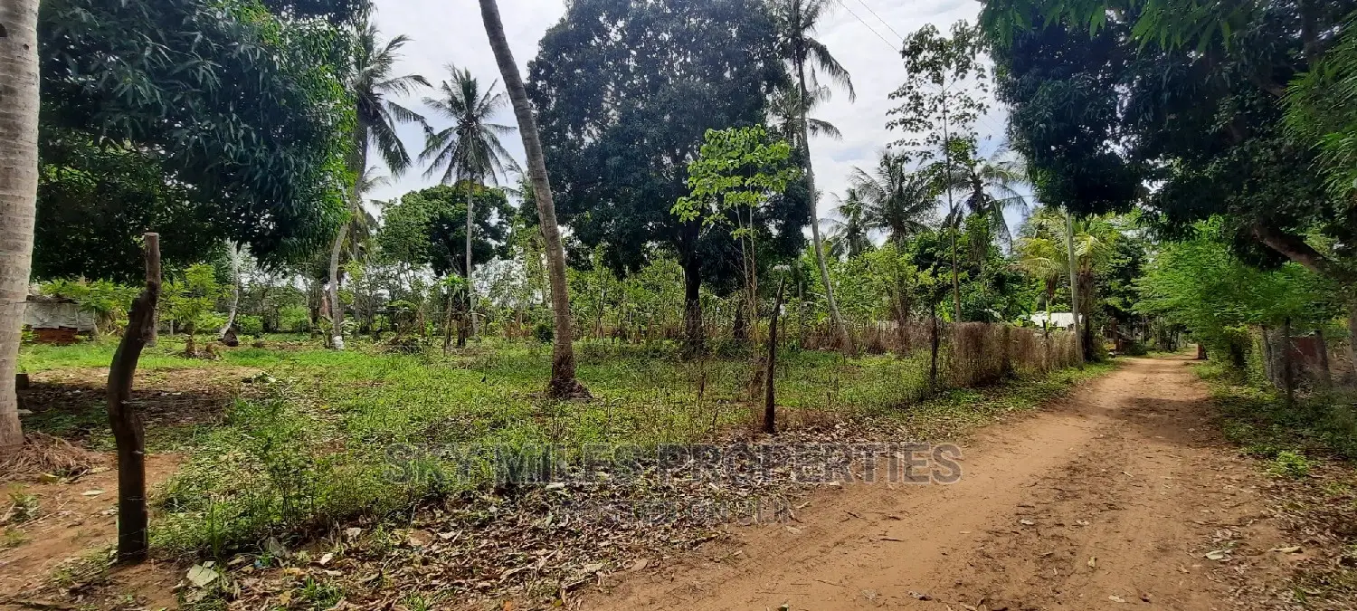 Half Acre Land on Sale at Bomani