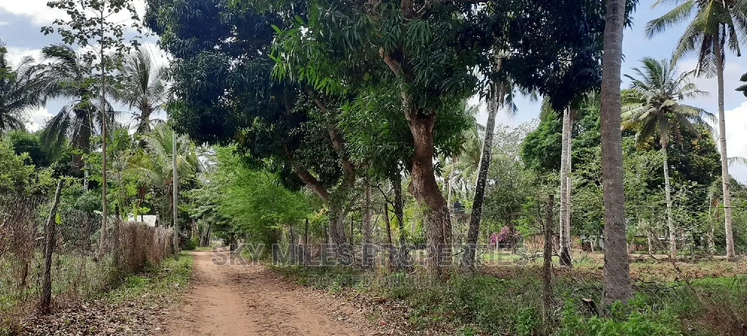 Half Acre Land on Sale at Bomani