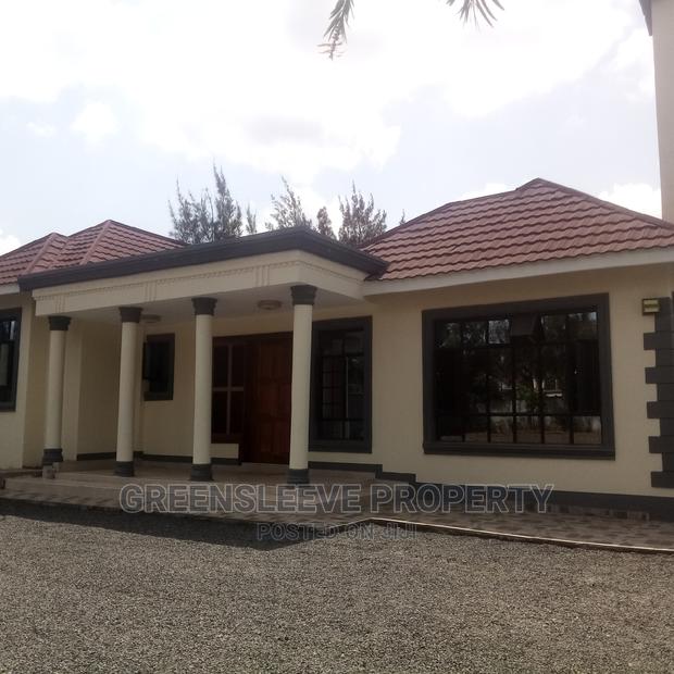 4bdrm Bungalow in Hardy for rent - main view