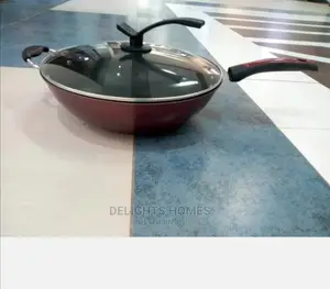 Wok Pan With a Lid
