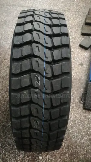 265/70r19.5 Blackhawk Lug