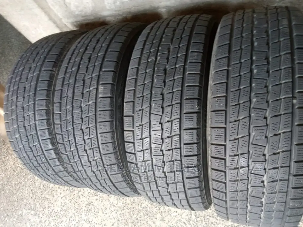 Good in Condition Second Tires Sizes 265/60r18 Goodyear.