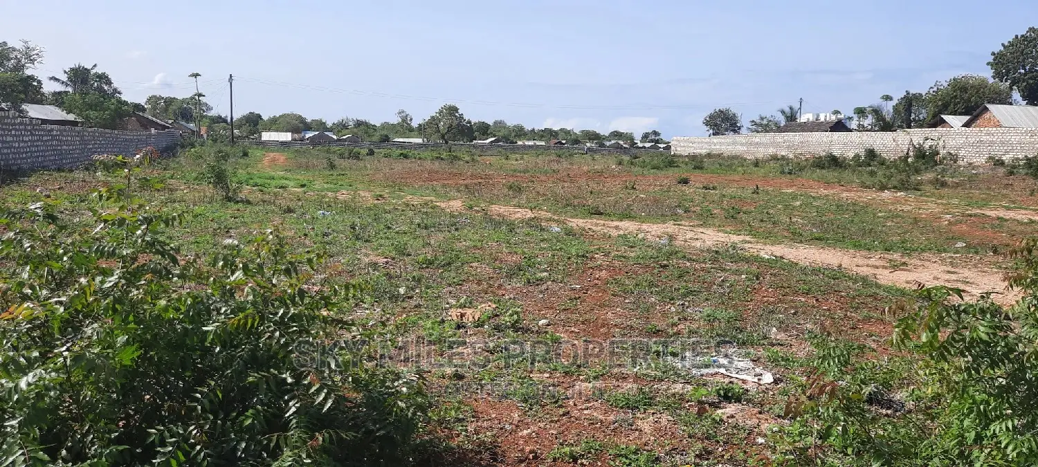 Plots on Sale Kikambala Second Row From the Ocean