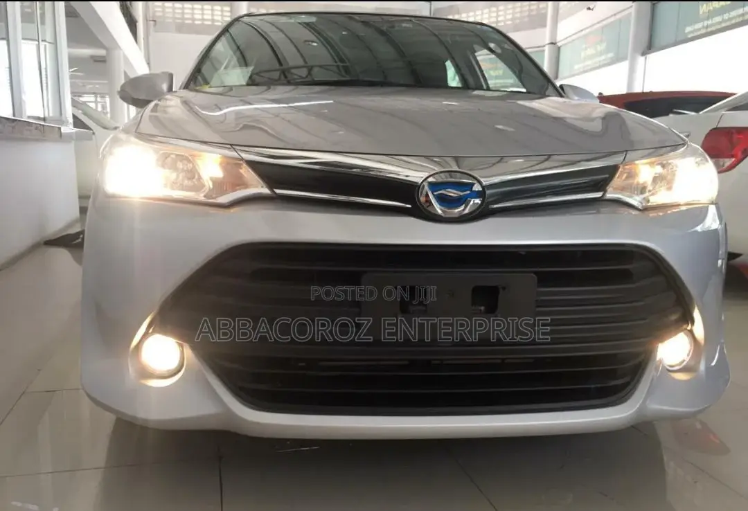 Toyota Fielder 2016 Silver