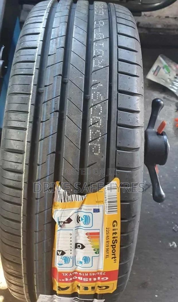 225/45 R19 Giti Tyre Made in China