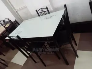 Latest Design 4 Seater Dining Table Set