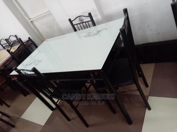 Latest Design 4 Seater Dining Table Set