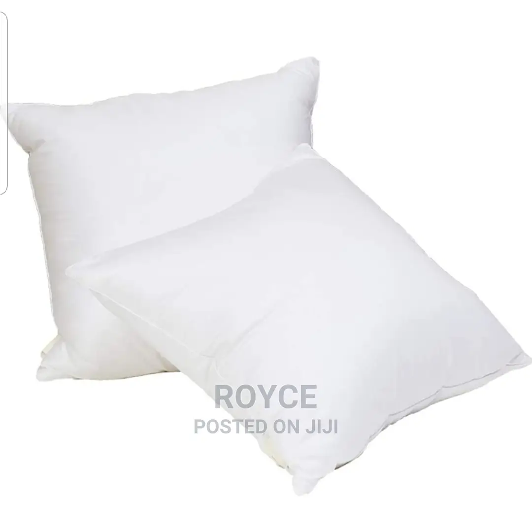 Throw Pillow Pair _(Fibre Filled)