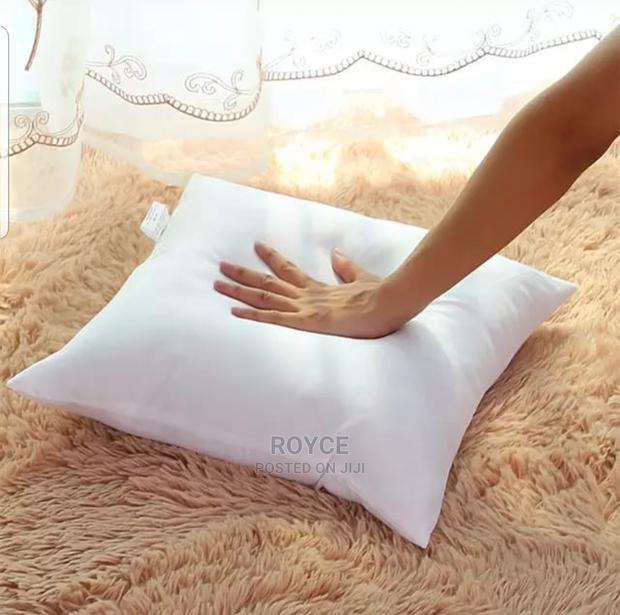 Throw Pillow Pair _(Fibre Filled) - thumbnail 3