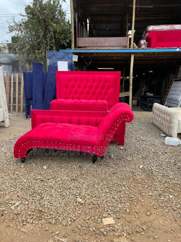 Bed and Love Couch - main view