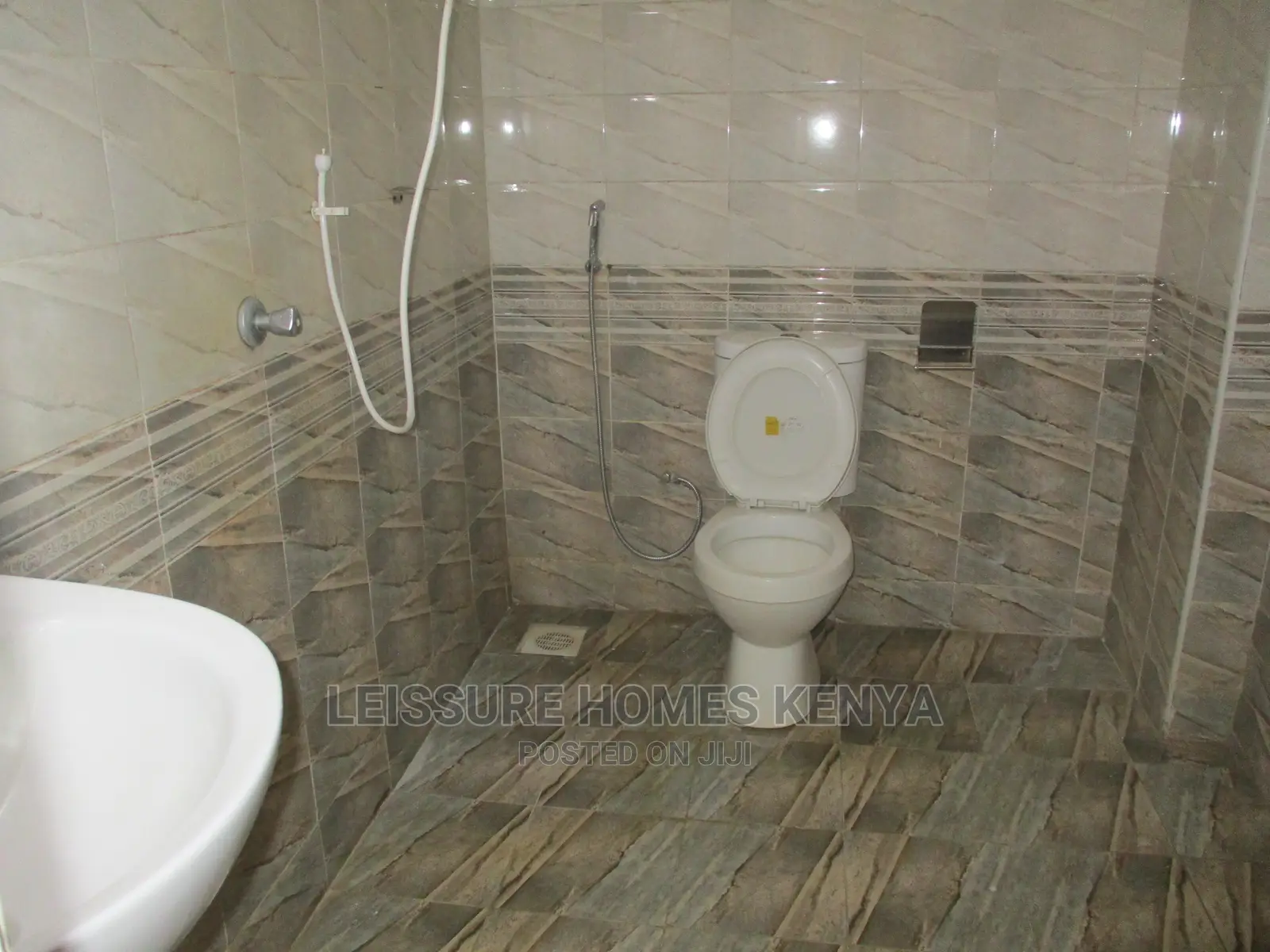 3bdrm Apartment in Imara Daima for sale
