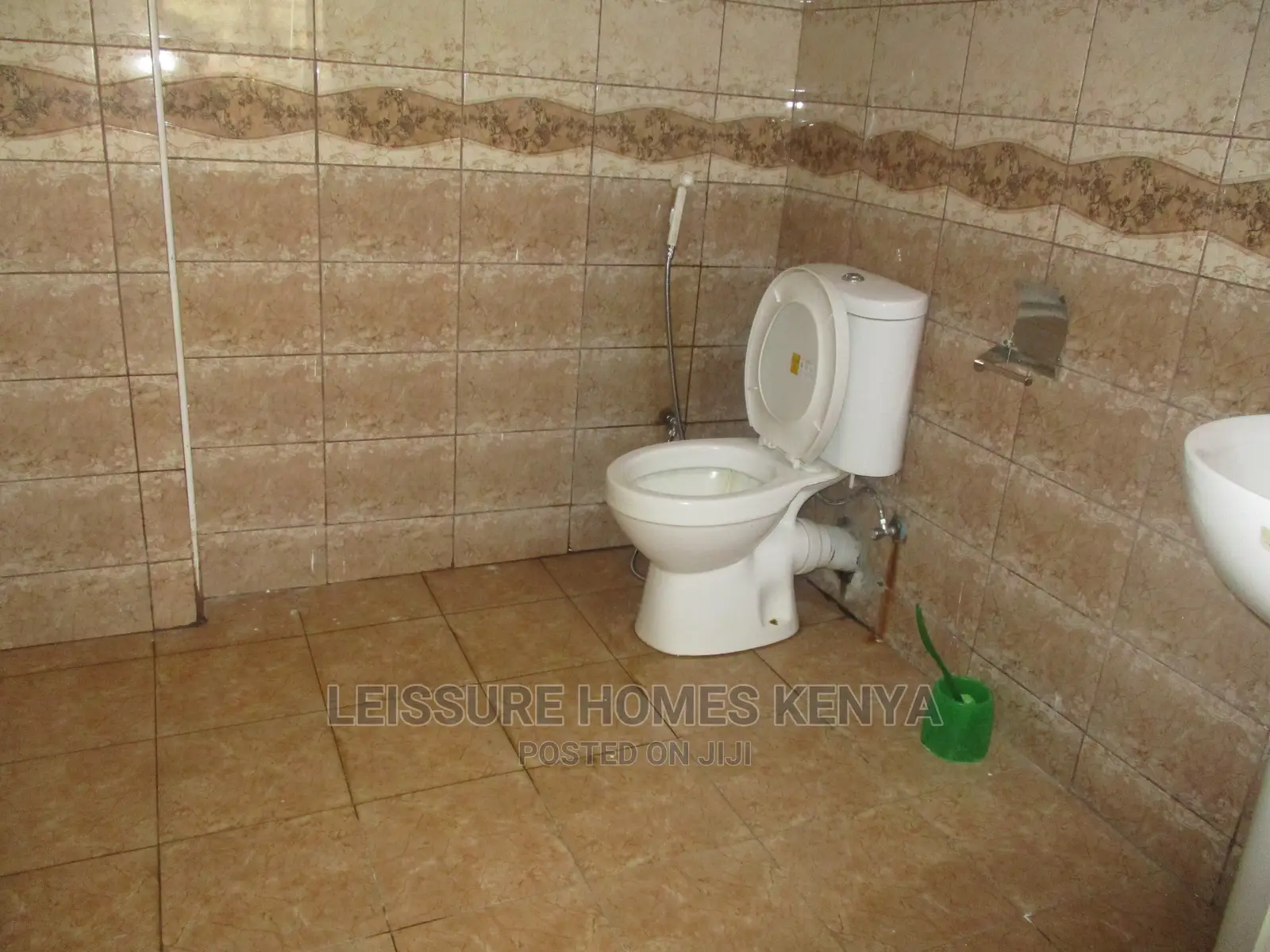 3bdrm Apartment in Imara Daima for sale