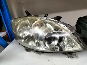 Auris 2010 Xenon Right 