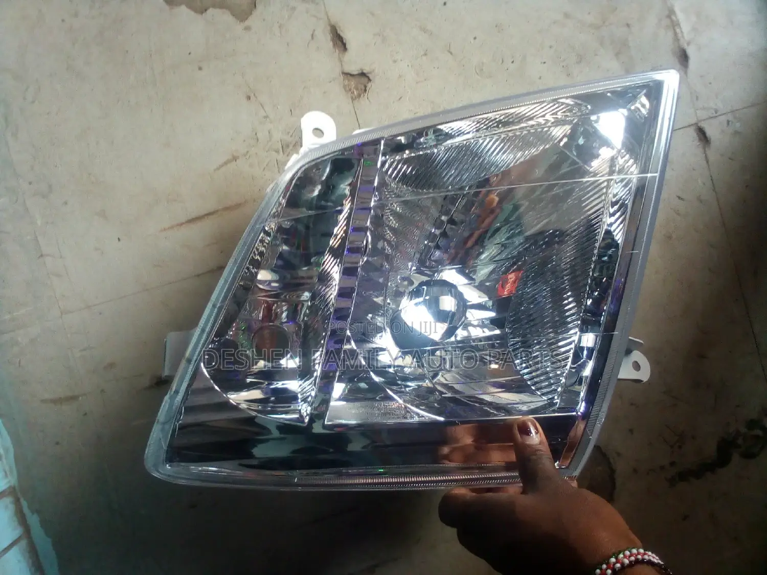 Isuzu Dmax 2007 Headlight