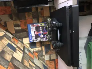 Ps4 , Extra Pad Plus Fifa21 Used