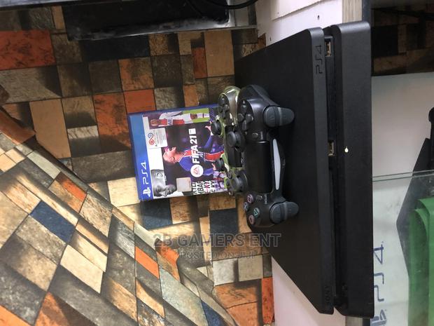Ps4 , Extra Pad Plus Fifa21 Used - main view