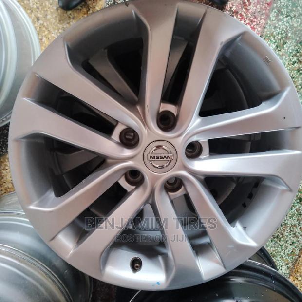 Clean Original Rims Size 17 Inch for Nissan X-Trail Set.