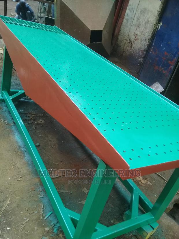 Modtec: Vibrating Table for Cabro Molds