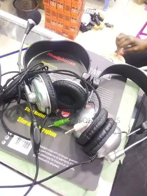 Premium Classy Wired Headphones With Mic For Clear Vocals