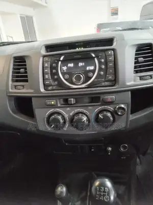Toyota Hilux 2014 SR5 4x4 Silver