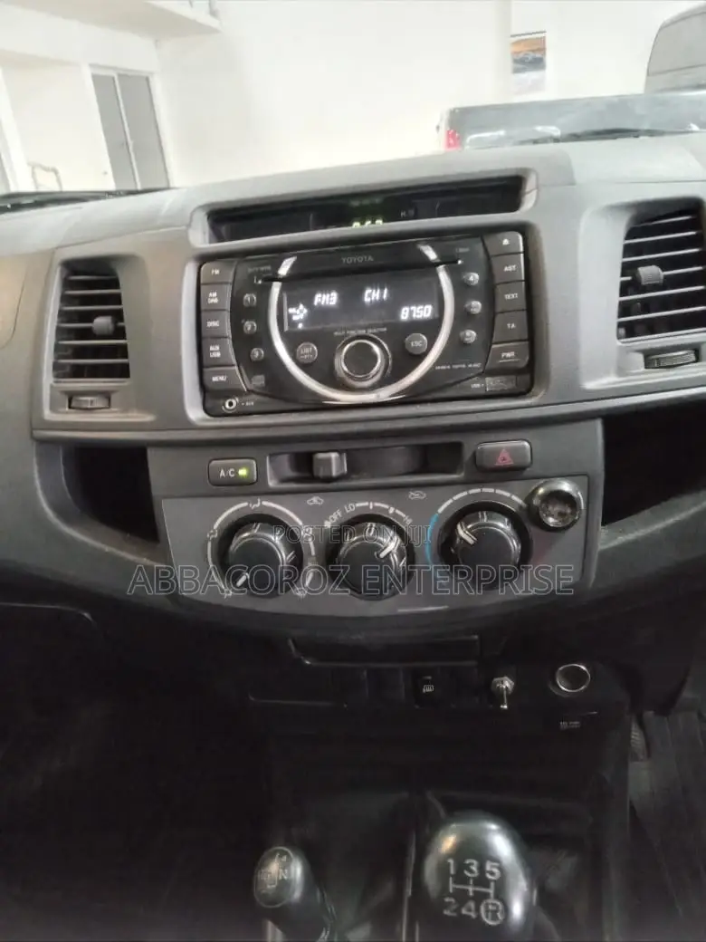 Toyota Hilux 2014 SR5 4x4 Silver