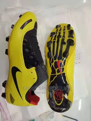 T90 Football Shoes