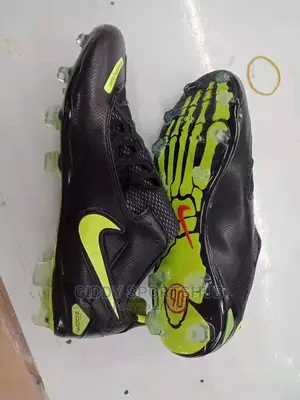 T90 Football Shoes