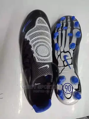 T90 Football Shoes