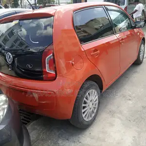 Volkswagen Up 2014 Orange