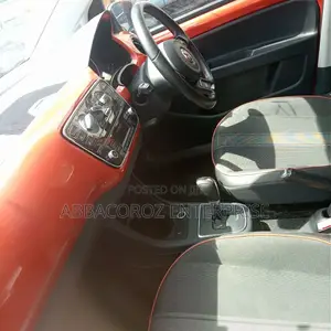 Volkswagen Up 2014 Orange
