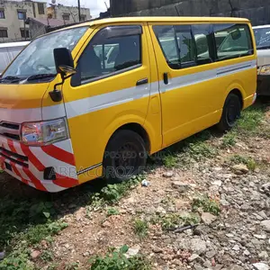 Toyota Hiace Auto DIESEL