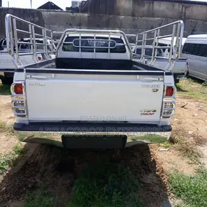 Toyota Hilux SR5 2014 White