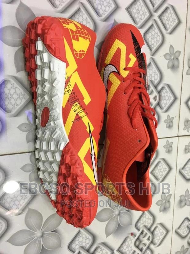 Original Latest Football Trainers - thumbnail 2