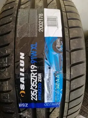 235/35 ZR19 Sailun Tyre Made in China