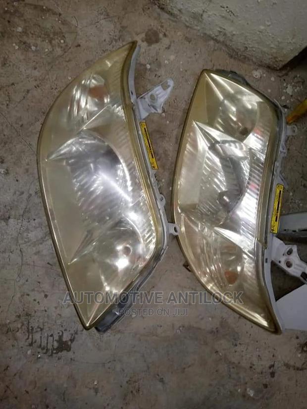 Fielder 2005 Headlights