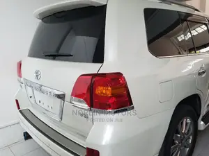 Toyota Land Cruiser 2015 Pearl