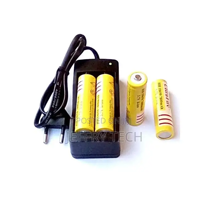4pcs Rechargeable Lithium Battery 18650 7800mah + Charger