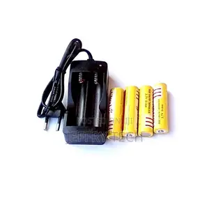 4pcs Rechargeable Lithium Battery 18650 7800mah + Charger