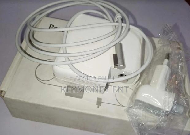 60watts Lshaped Macbook Adapter - main view