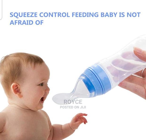 Baby Weaning Bottle With Spoon - thumbnail 3