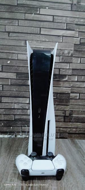 Playstation 5 , 2 Weeks Old - thumbnail 2